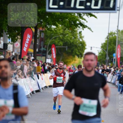 20.09.2026 - PSD Bank Halbmarathon LAZAROV Photography http://msf.ph/oto/10531821 20.09.2026 12:12:00 Ziel 1858, 3017, 4375 meine-sportfotos.de