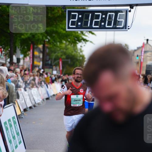 20.09.2026 - PSD Bank Halbmarathon LAZAROV Photography http://msf.ph/oto/10531848 20.09.2026 12:12:05 Ziel 1274, 1675, 3017, 4375 meine-sportfotos.de