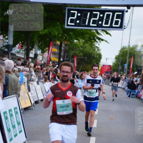 20.09.2026 - PSD Bank Halbmarathon LAZAROV Photography http://msf.ph/oto/10531862 20.09.2026 12:12:06 Ziel 1274, 1675, 3017, 4375 meine-sportfotos.de