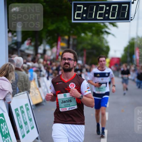 20.09.2026 - PSD Bank Halbmarathon LAZAROV Photography http://msf.ph/oto/10531872 20.09.2026 12:12:06 Ziel 1274, 1675, 3017, 4375 meine-sportfotos.de