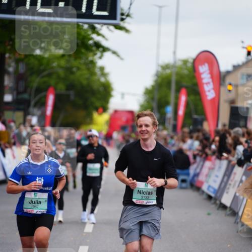20.09.2026 - PSD Bank Halbmarathon LAZAROV Photography http://msf.ph/oto/10531945 20.09.2026 12:12:12 Ziel 1274, 1675, 1967, 3098, 3133, 3224 meine-sportfotos.de