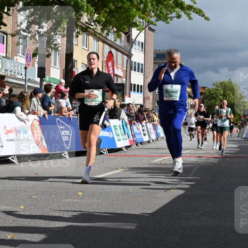20.09.2026 - PSD Bank Halbmarathon J. Mangold http://msf.ph/oto/10531959 20.09.2026 12:17:57 Ziel 2435, 2653, 3258, 3331, 3361, 3463, 4082, 4171, 4300, 4582 meine-sportfotos.de