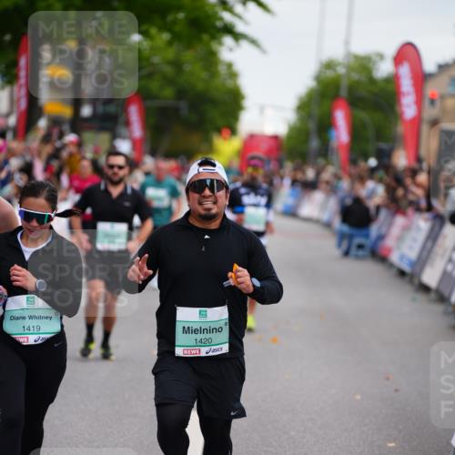 20.09.2026 - PSD Bank Halbmarathon LAZAROV Photography http://msf.ph/oto/10531994 20.09.2026 12:12:17 Ziel 1419, 1420, 1967, 3098, 3133, 3224, 4050 meine-sportfotos.de