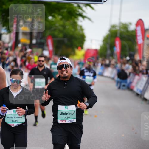 20.09.2026 - PSD Bank Halbmarathon LAZAROV Photography http://msf.ph/oto/10532008 20.09.2026 12:12:18 Ziel 1419, 1420, 1967, 3098, 3133, 3224, 4050, 4798 meine-sportfotos.de