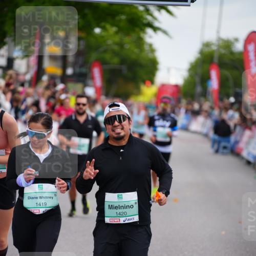 20.09.2026 - PSD Bank Halbmarathon LAZAROV Photography http://msf.ph/oto/10532014 20.09.2026 12:12:18 Ziel 1419, 1420, 1967, 3098, 3133, 3224, 4050, 4798 meine-sportfotos.de
