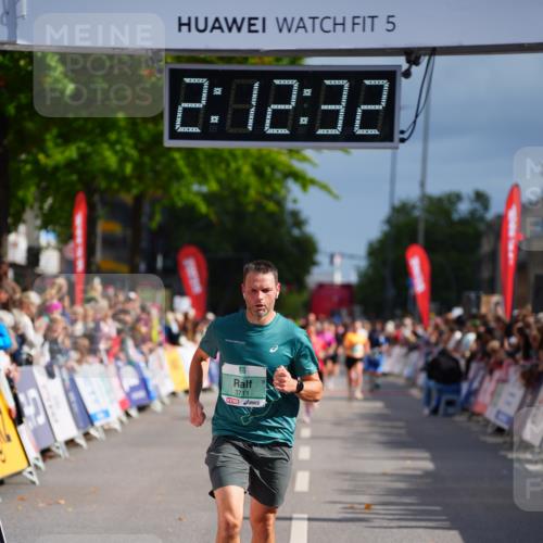 20.09.2026 - PSD Bank Halbmarathon LAZAROV Photography http://msf.ph/oto/10532227 20.09.2026 12:12:32 Ziel 1119, 3019, 3711, 4510 meine-sportfotos.de