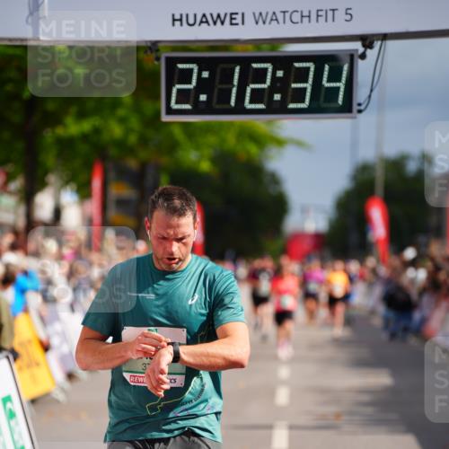 20.09.2026 - PSD Bank Halbmarathon LAZAROV Photography http://msf.ph/oto/10532259 20.09.2026 12:12:33 Ziel 1119, 3019, 3711, 4510 meine-sportfotos.de