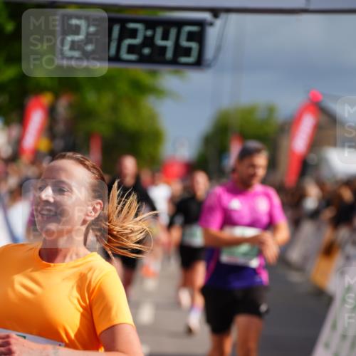 20.09.2026 - PSD Bank Halbmarathon LAZAROV Photography http://msf.ph/oto/10532432 20.09.2026 12:12:45 Ziel 1170, 1171, 2129, 2260, 2764, 2804, 2851, 4246 meine-sportfotos.de