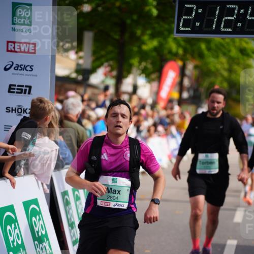 20.09.2026 - PSD Bank Halbmarathon LAZAROV Photography http://msf.ph/oto/10532467 20.09.2026 12:12:46 Ziel 1170, 1171, 2129, 2260, 2428, 2764, 2804, 2851, 4246 meine-sportfotos.de