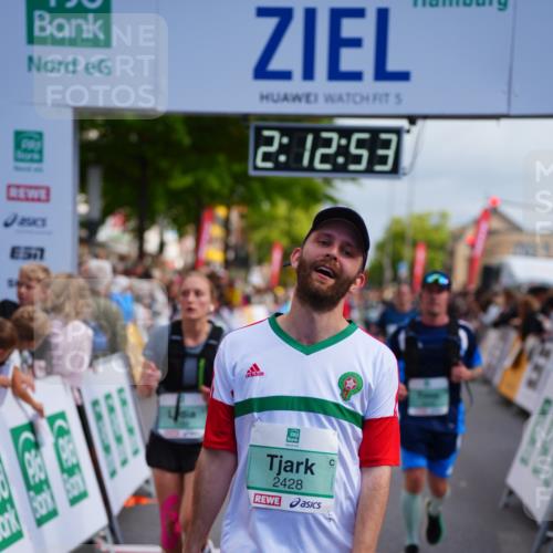 20.09.2026 - PSD Bank Halbmarathon LAZAROV Photography http://msf.ph/oto/10532566 20.09.2026 12:12:52 Ziel 1170, 1171, 1963, 2428, 2764, 2804, 3443, 3587, 4384 meine-sportfotos.de