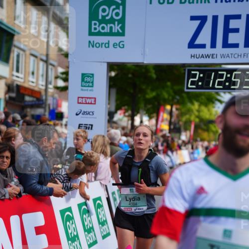 20.09.2026 - PSD Bank Halbmarathon LAZAROV Photography http://msf.ph/oto/10532572 20.09.2026 12:12:53 Ziel 1170, 1171, 1963, 2428, 2764, 2804, 3443, 3587, 4384 meine-sportfotos.de