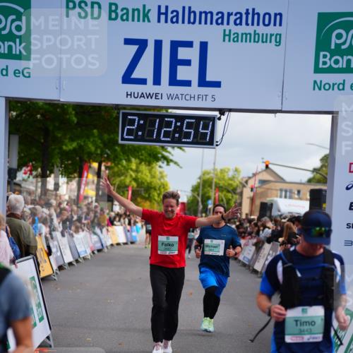20.09.2026 - PSD Bank Halbmarathon LAZAROV Photography http://msf.ph/oto/10532600 20.09.2026 12:12:54 Ziel 1170, 1171, 1963, 2428, 3443, 3587, 4384 meine-sportfotos.de