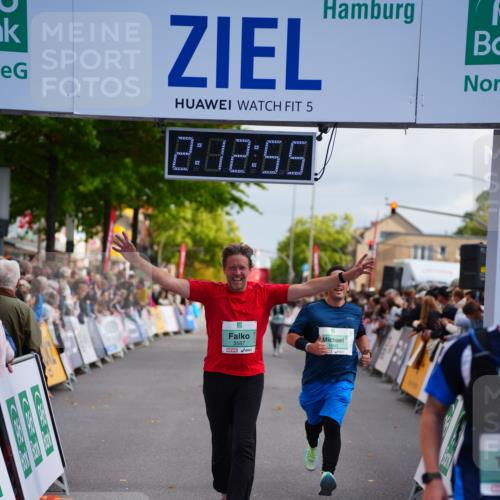 20.09.2026 - PSD Bank Halbmarathon LAZAROV Photography http://msf.ph/oto/10532607 20.09.2026 12:12:54 Ziel 1170, 1171, 1963, 2428, 3443, 3587, 4384 meine-sportfotos.de