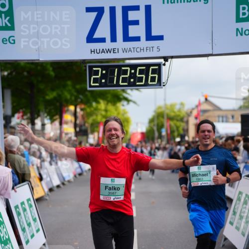 20.09.2026 - PSD Bank Halbmarathon LAZAROV Photography http://msf.ph/oto/10532648 20.09.2026 12:12:55 Ziel 1170, 1171, 1963, 2428, 3443, 3587, 4384 meine-sportfotos.de
