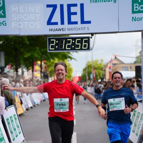 20.09.2026 - PSD Bank Halbmarathon LAZAROV Photography http://msf.ph/oto/10532656 20.09.2026 12:12:55 Ziel 1170, 1171, 1963, 2428, 3443, 3587, 4384 meine-sportfotos.de