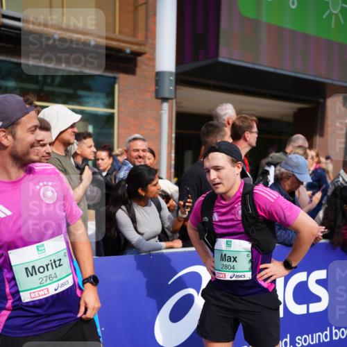 20.09.2026 - PSD Bank Halbmarathon LAZAROV Photography http://msf.ph/oto/10532692 20.09.2026 12:13:01 Ziel 1045, 1702, 1963, 3587 meine-sportfotos.de
