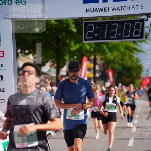 20.09.2026 - PSD Bank Halbmarathon LAZAROV Photography http://msf.ph/oto/10532853 20.09.2026 12:13:08 Ziel 1030, 1045, 1125, 1341, 1702, 4466, 4668 meine-sportfotos.de