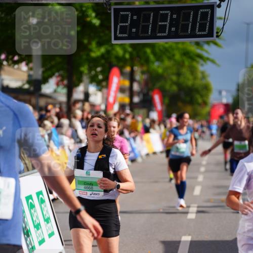 20.09.2026 - PSD Bank Halbmarathon LAZAROV Photography http://msf.ph/oto/10532906 20.09.2026 12:13:10 Ziel 1030, 1045, 1125, 1341, 1702, 3970, 3971, 4466, 4668 meine-sportfotos.de