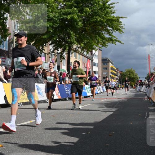 20.09.2026 - PSD Bank Halbmarathon J. Mangold http://msf.ph/oto/10532971 20.09.2026 12:20:08 Ziel 1021, 1261, 1628, 1755, 1892, 2351, 2737, 2933, 3085, 3097, 4085, 4228, 4237, 4270, 4632, 4689 meine-sportfotos.de