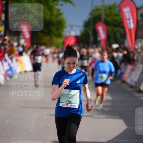 20.09.2026 - PSD Bank Halbmarathon LAZAROV Photography http://msf.ph/oto/10533165 20.09.2026 12:13:28 Ziel 1190, 1213, 1722, 3503, 4797 meine-sportfotos.de