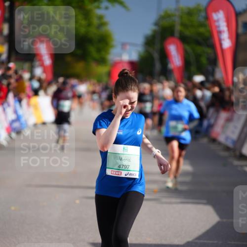 20.09.2026 - PSD Bank Halbmarathon LAZAROV Photography http://msf.ph/oto/10533171 20.09.2026 12:13:28 Ziel 1190, 1213, 1722, 3503, 4797 meine-sportfotos.de