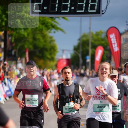 20.09.2026 - PSD Bank Halbmarathon LAZAROV Photography http://msf.ph/oto/10533284 20.09.2026 12:13:37 Ziel 1077, 1226, 1722, 1964, 3398, 3739, 4590 meine-sportfotos.de