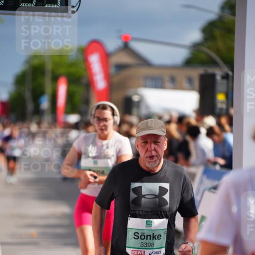 20.09.2026 - PSD Bank Halbmarathon LAZAROV Photography http://msf.ph/oto/10533310 20.09.2026 12:13:39 Ziel 1077, 1226, 1722, 1964, 3398, 3739, 4590 meine-sportfotos.de