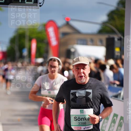 20.09.2026 - PSD Bank Halbmarathon LAZAROV Photography http://msf.ph/oto/10533319 20.09.2026 12:13:39 Ziel 1077, 1226, 1722, 1964, 3398, 3739, 4590 meine-sportfotos.de