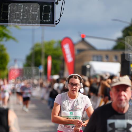 20.09.2026 - PSD Bank Halbmarathon LAZAROV Photography http://msf.ph/oto/10533323 20.09.2026 12:13:40 Ziel 1077, 1226, 1722, 1964, 3398, 3739, 4590 meine-sportfotos.de