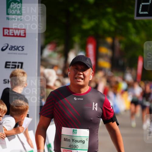 20.09.2026 - PSD Bank Halbmarathon LAZAROV Photography http://msf.ph/oto/10533348 20.09.2026 12:13:41 Ziel 1077, 1226, 1964, 3398, 3739, 4590 meine-sportfotos.de