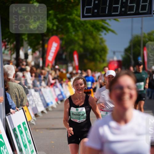 20.09.2026 - PSD Bank Halbmarathon LAZAROV Photography http://msf.ph/oto/10533585 20.09.2026 12:13:57 Ziel 1109, 1339, 1380, 1463, 1490, 1524, 2162, 2604, 2856, 3030, 3792, 4444 meine-sportfotos.de