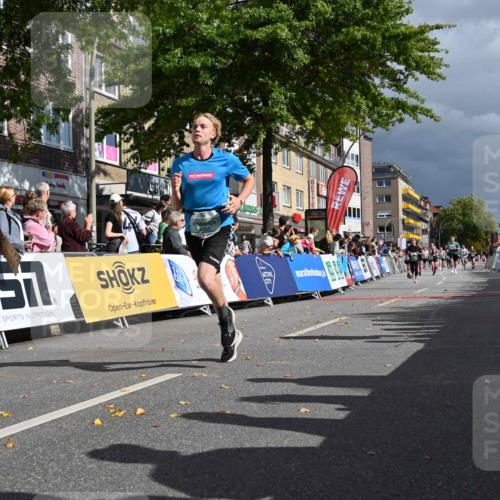 20.09.2026 - PSD Bank Halbmarathon J. Mangold http://msf.ph/oto/10533636 20.09.2026 12:21:28 Ziel 1097, 1714, 4205 meine-sportfotos.de
