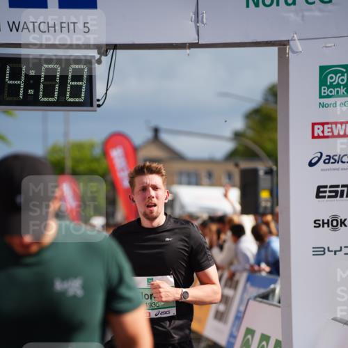 20.09.2026 - PSD Bank Halbmarathon LAZAROV Photography http://msf.ph/oto/10533748 20.09.2026 12:14:08 Ziel 1049, 1109, 1373, 1397, 1935, 2341, 3509, 3572, 4207 meine-sportfotos.de