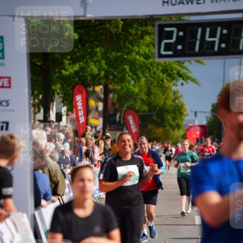 20.09.2026 - PSD Bank Halbmarathon LAZAROV Photography http://msf.ph/oto/10533804 20.09.2026 12:14:12 Ziel 1373, 1935, 2341, 2609, 3471, 3509, 3572, 4207 meine-sportfotos.de