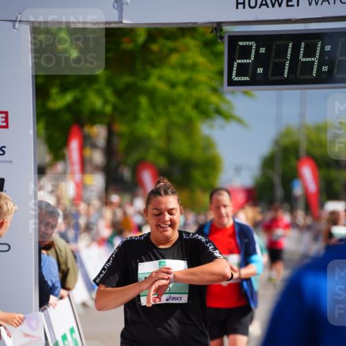 20.09.2026 - PSD Bank Halbmarathon LAZAROV Photography http://msf.ph/oto/10533814 20.09.2026 12:14:14 Ziel 1373, 1588, 1935, 2341, 2609, 3471, 3572, 4438 meine-sportfotos.de