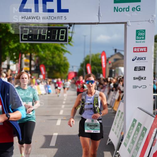 20.09.2026 - PSD Bank Halbmarathon LAZAROV Photography http://msf.ph/oto/10533832 20.09.2026 12:14:17 Ziel 1373, 1588, 2341, 2609, 3471, 3572, 4438 meine-sportfotos.de