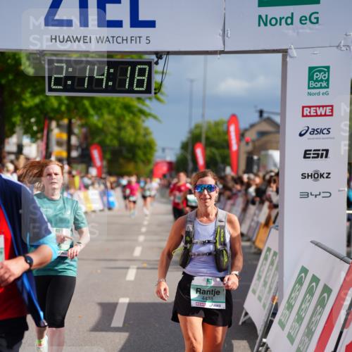 20.09.2026 - PSD Bank Halbmarathon LAZAROV Photography http://msf.ph/oto/10533837 20.09.2026 12:14:17 Ziel 1373, 1588, 2341, 2609, 3471, 3572, 4438 meine-sportfotos.de