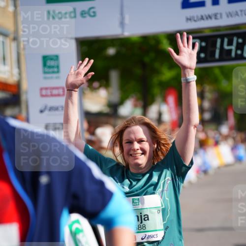 20.09.2026 - PSD Bank Halbmarathon LAZAROV Photography http://msf.ph/oto/10533848 20.09.2026 12:14:19 Ziel 1373, 1588, 1848, 2609, 3471, 4438 meine-sportfotos.de