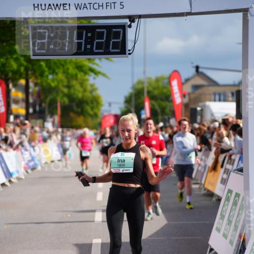 20.09.2026 - PSD Bank Halbmarathon LAZAROV Photography http://msf.ph/oto/10533871 20.09.2026 12:14:22 Ziel 1588, 1848, 2609, 3416, 3758, 4438 meine-sportfotos.de