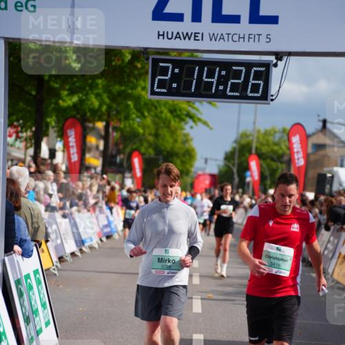 20.09.2026 - PSD Bank Halbmarathon LAZAROV Photography http://msf.ph/oto/10533912 20.09.2026 12:14:26 Ziel 1848, 3416, 3758 meine-sportfotos.de