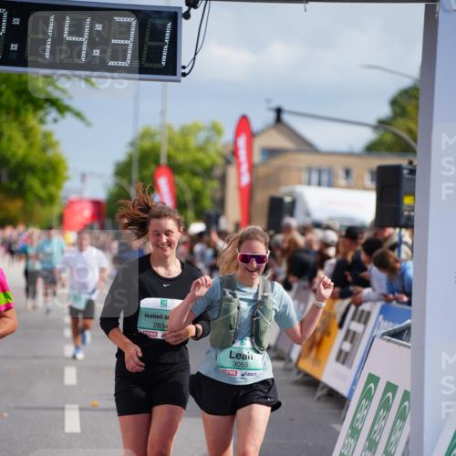 20.09.2026 - PSD Bank Halbmarathon LAZAROV Photography http://msf.ph/oto/10533991 20.09.2026 12:14:31 Ziel 2721, 2834, 3055, 3416, 3758, 3946 meine-sportfotos.de