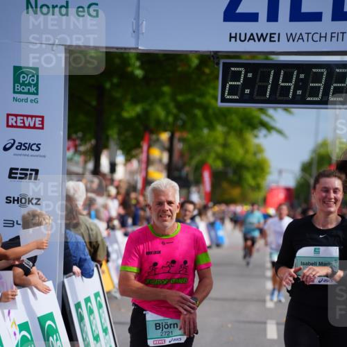 20.09.2026 - PSD Bank Halbmarathon LAZAROV Photography http://msf.ph/oto/10534010 20.09.2026 12:14:32 Ziel 1646, 2721, 2834, 3055, 3416, 3758, 3946 meine-sportfotos.de