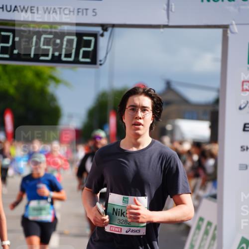 20.09.2026 - PSD Bank Halbmarathon LAZAROV Photography http://msf.ph/oto/10534444 20.09.2026 12:15:01 Ziel 1626, 1776, 1910, 2634, 2700, 3282, 3403, 3456, 3470, 3499 meine-sportfotos.de