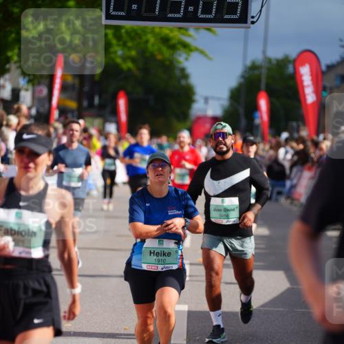 20.09.2026 - PSD Bank Halbmarathon LAZAROV Photography http://msf.ph/oto/10534475 20.09.2026 12:15:02 Ziel 1626, 1776, 1910, 2523, 2634, 2700, 3282, 3403, 3456, 3470, 3499 meine-sportfotos.de
