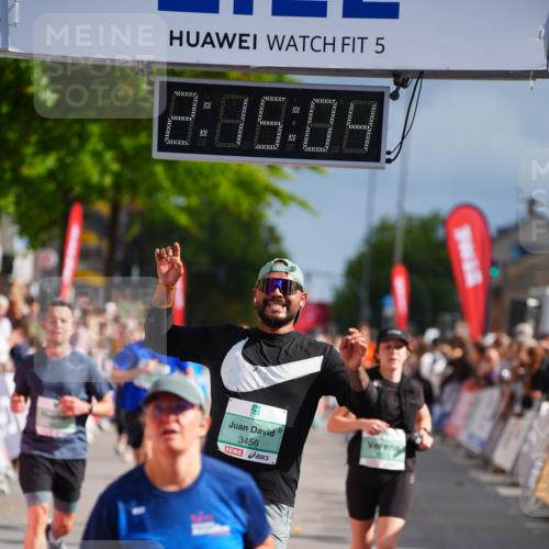 20.09.2026 - PSD Bank Halbmarathon LAZAROV Photography http://msf.ph/oto/10534514 20.09.2026 12:15:03 Ziel 1626, 1776, 1910, 2116, 2523, 2634, 2700, 3282, 3403, 3456, 3470, 3499 meine-sportfotos.de