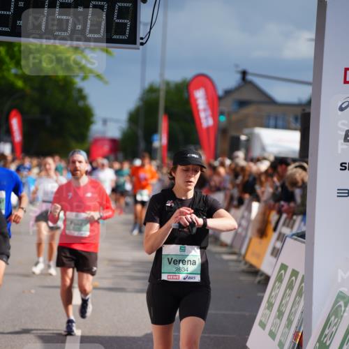 20.09.2026 - PSD Bank Halbmarathon LAZAROV Photography http://msf.ph/oto/10534562 20.09.2026 12:15:05 Ziel 1626, 1776, 1910, 2116, 2523, 2634, 2700, 3282, 3403, 3456, 3470, 4079 meine-sportfotos.de