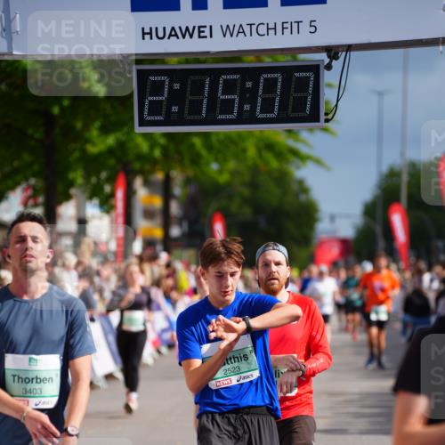 20.09.2026 - PSD Bank Halbmarathon LAZAROV Photography http://msf.ph/oto/10534606 20.09.2026 12:15:06 Ziel 1626, 1910, 2116, 2523, 2634, 3282, 3403, 3456, 4079 meine-sportfotos.de