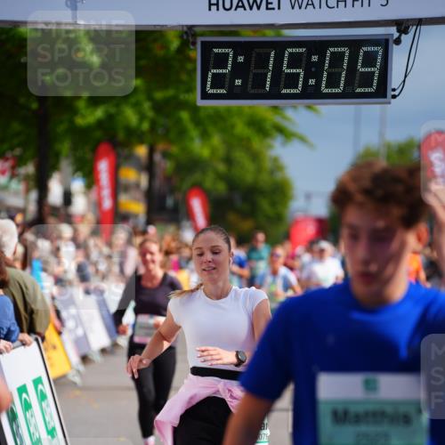 20.09.2026 - PSD Bank Halbmarathon LAZAROV Photography http://msf.ph/oto/10534672 20.09.2026 12:15:09 Ziel 1379, 1910, 2116, 2523, 2634, 2655, 3403, 3456, 4079 meine-sportfotos.de