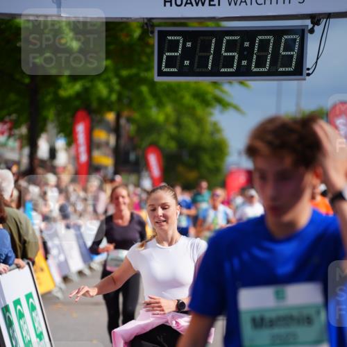20.09.2026 - PSD Bank Halbmarathon LAZAROV Photography http://msf.ph/oto/10534680 20.09.2026 12:15:09 Ziel 1379, 1910, 2116, 2523, 2634, 2655, 3403, 3456, 4079 meine-sportfotos.de