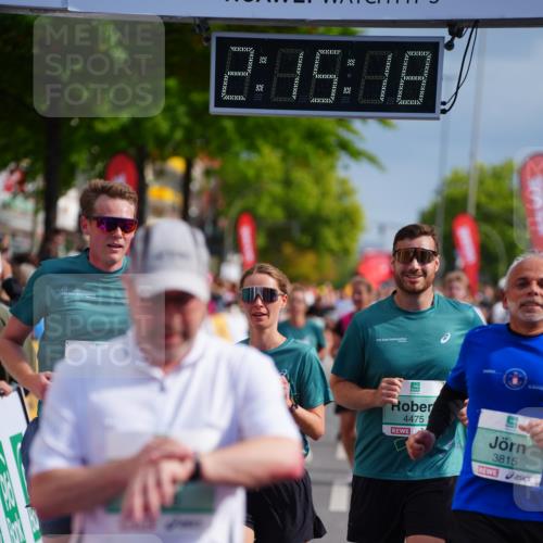 20.09.2026 - PSD Bank Halbmarathon LAZAROV Photography http://msf.ph/oto/10534819 20.09.2026 12:15:18 Ziel 1379, 2288, 2348, 2655, 2831, 2861, 3031, 3056, 3118, 3723, 3815, 4473, 4474, 4475 meine-sportfotos.de